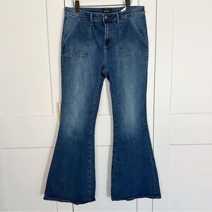 DRIFTWOOD Women’s 32 Farrah Flare Jeans Medium Dark Wash